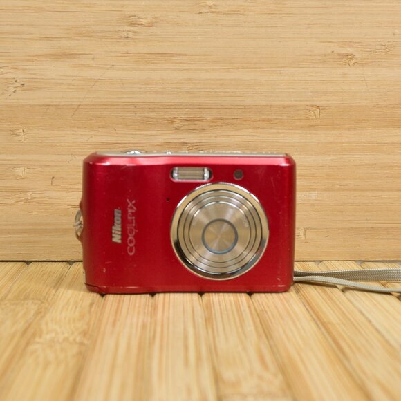 Nikon Coolpix L18 8MP Digital Camera with 3X Optical Zoom, Red - Picture 2 of 9